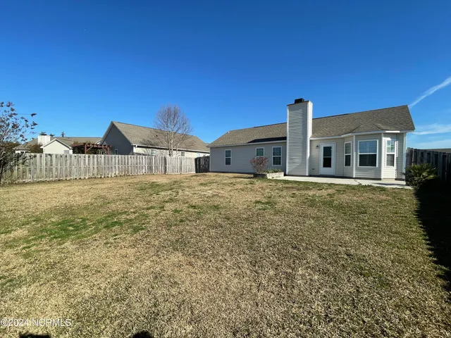 $1,900 | 322 Rose Bud Lane, Holly Ridge, NC 28445