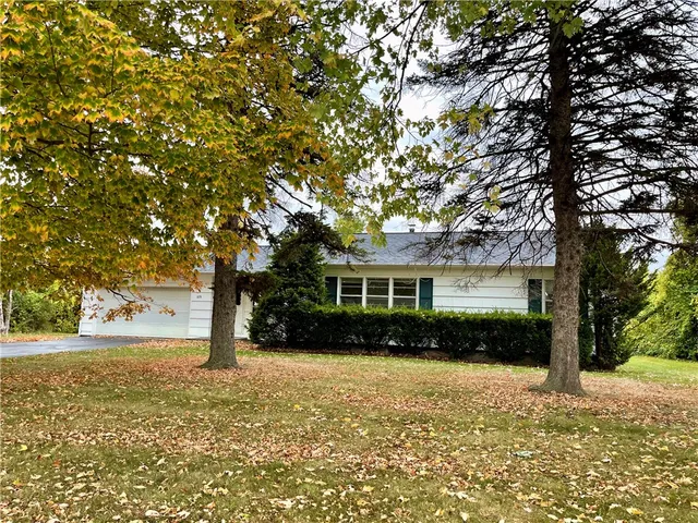 $2,100 | 1031 Janes Road, Greece, NY 14612