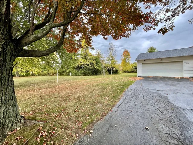 $2,100 | 1031 Janes Road, Greece, NY 14612