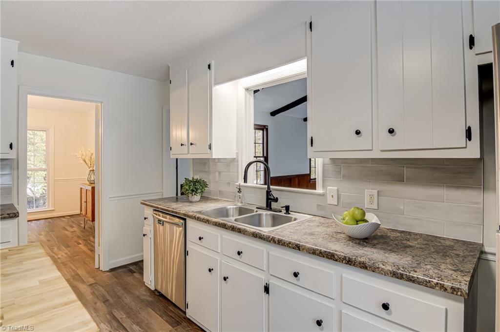 5090 Cobblestone Road Winston-Salem, NC 27106 - Photo 8 of 36