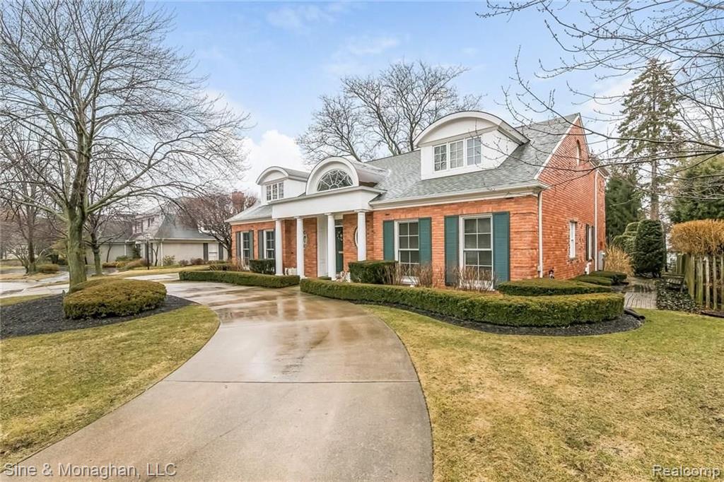 24 Warner Road Grosse Pointe Farms, MI 48236 - Photo 2 of 56