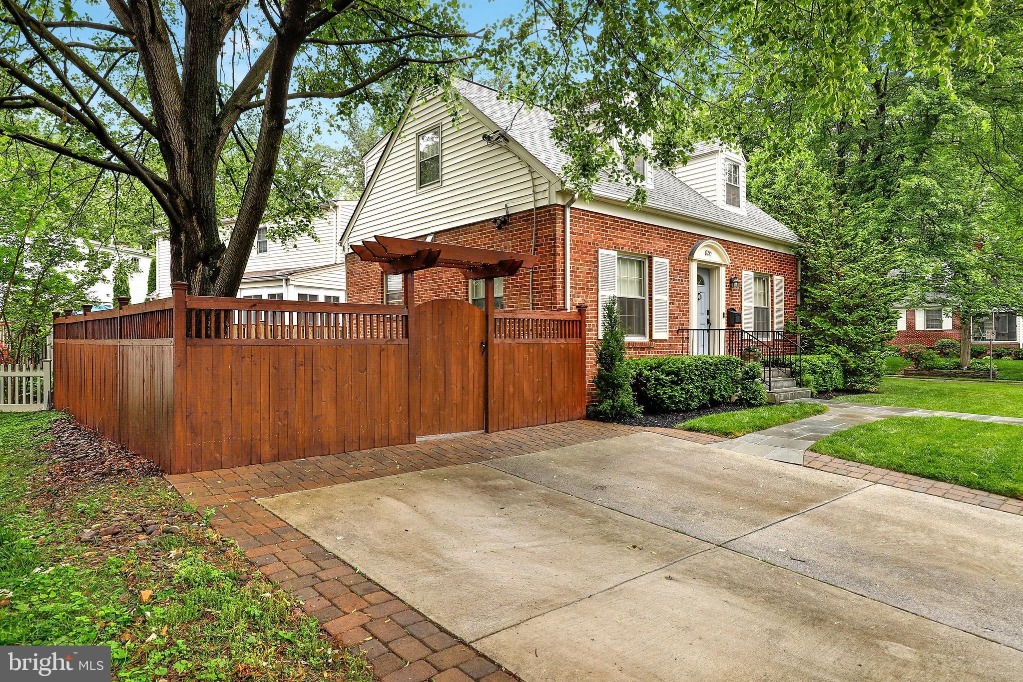 8210 Maple Ridge Road Bethesda, MD 20814 - Photo 2 of 27