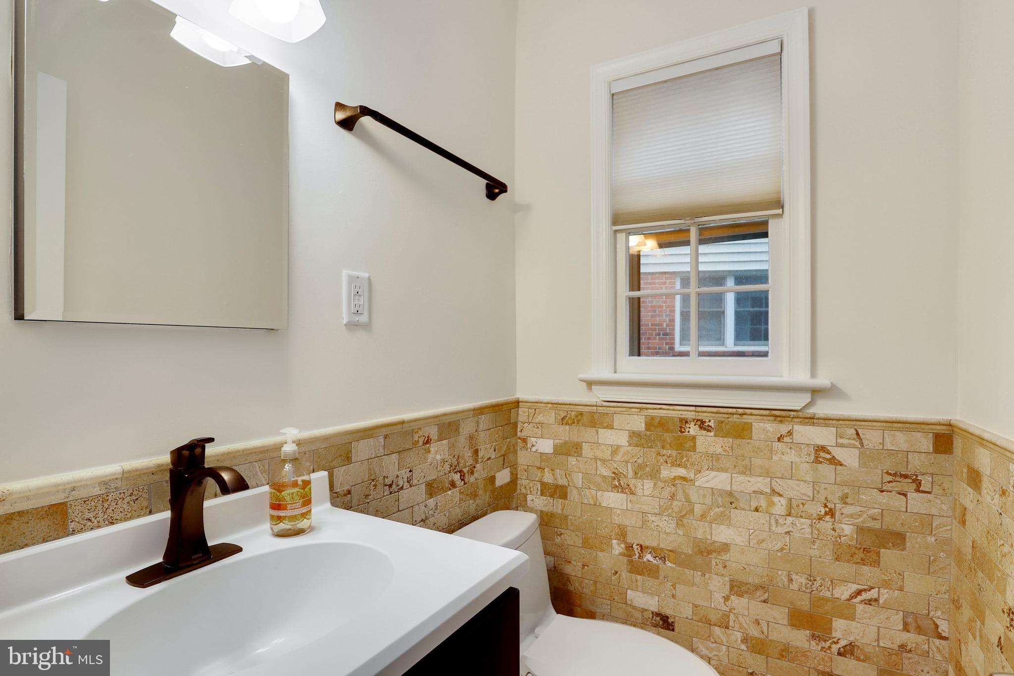 8210 Maple Ridge Road Bethesda, MD 20814 - Photo 13 of 27