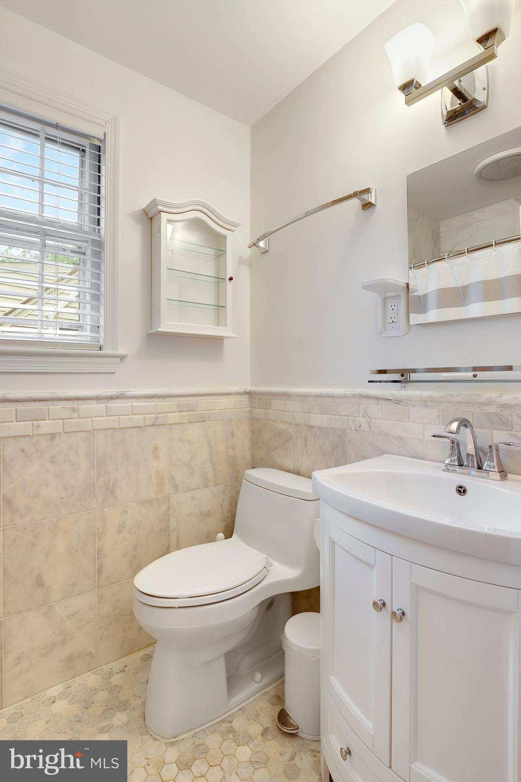 8210 Maple Ridge Road Bethesda, MD 20814 - Photo 18 of 27
