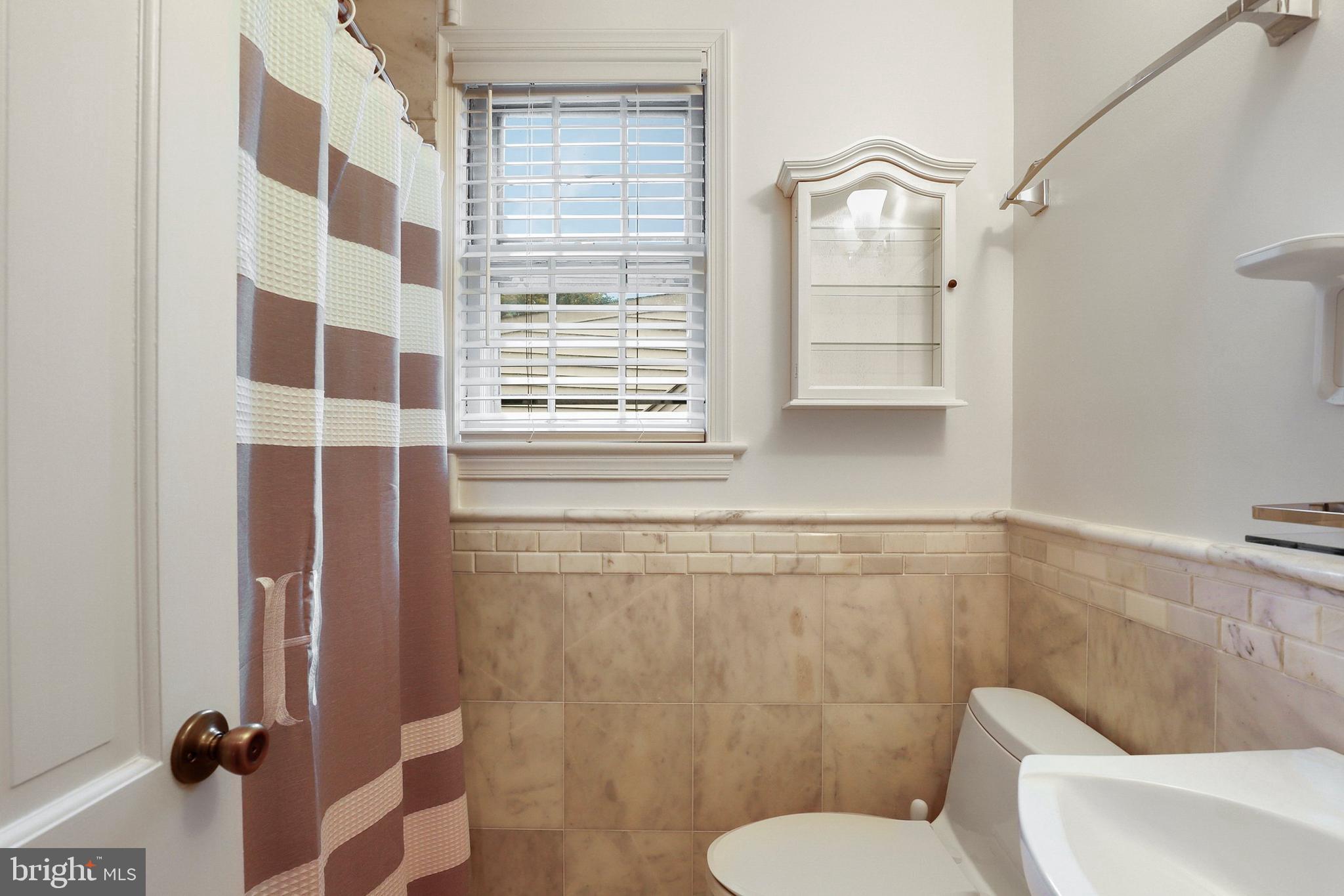8210 Maple Ridge Road Bethesda, MD 20814 - Photo 19 of 27