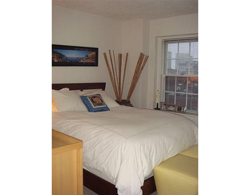 534 Beacon Street, Unit 702 Boston, MA 02215 - Photo 4 of 12