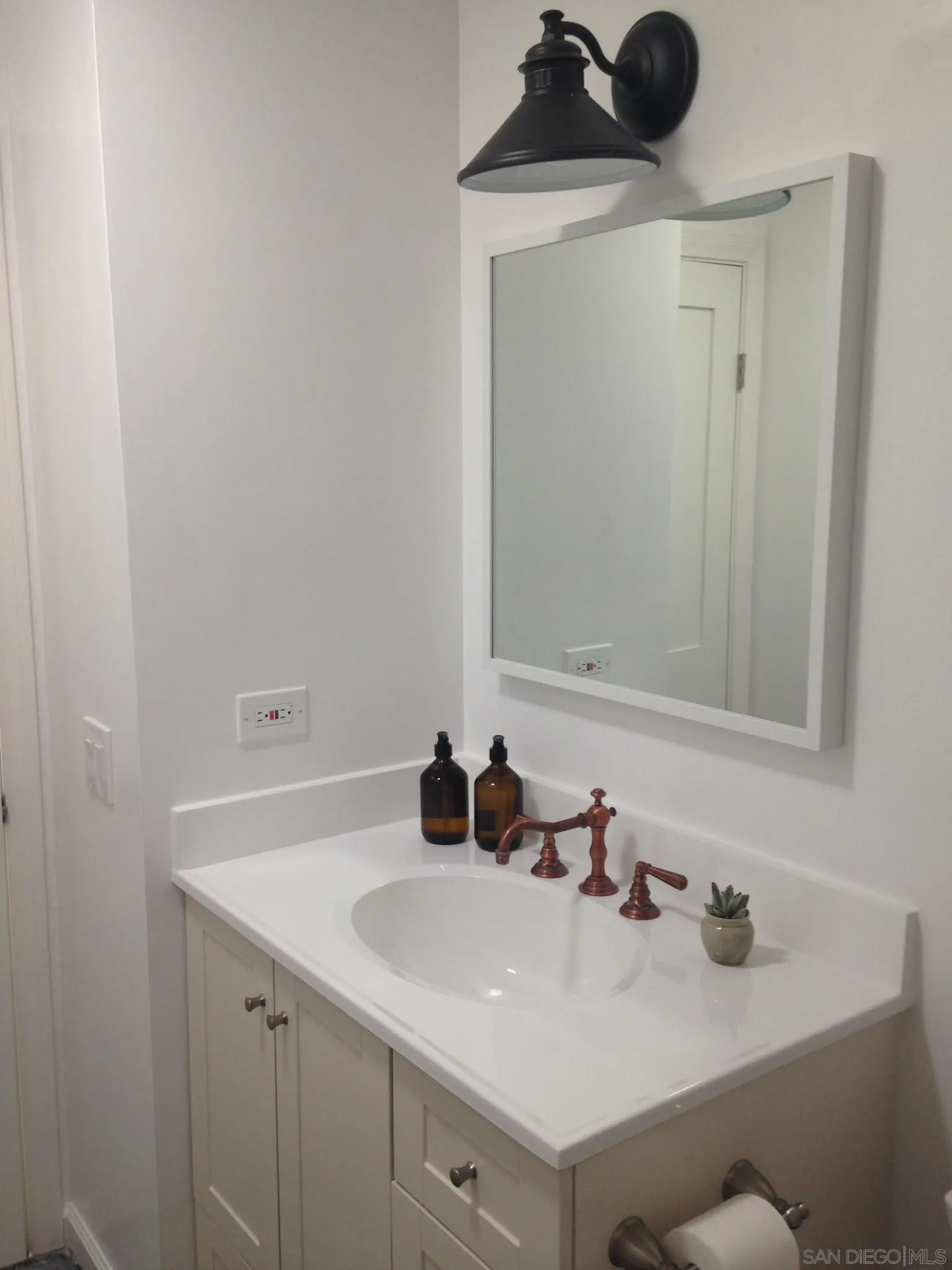 357 Winsome Place Encinitas, CA 92024 - Photo 3 of 16