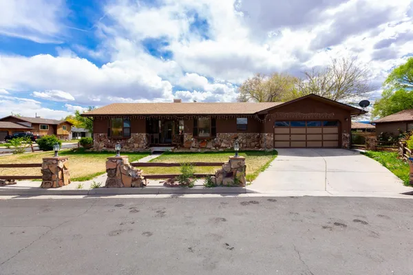 $331,500 | 489 Ol' Sun Drive, Grand Junction, CO 81504
