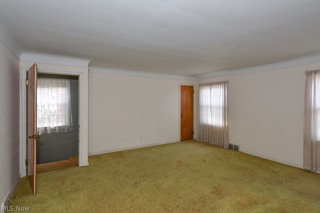 2215 South Green Road University Heights, OH 44121 - Photo 19 of 24