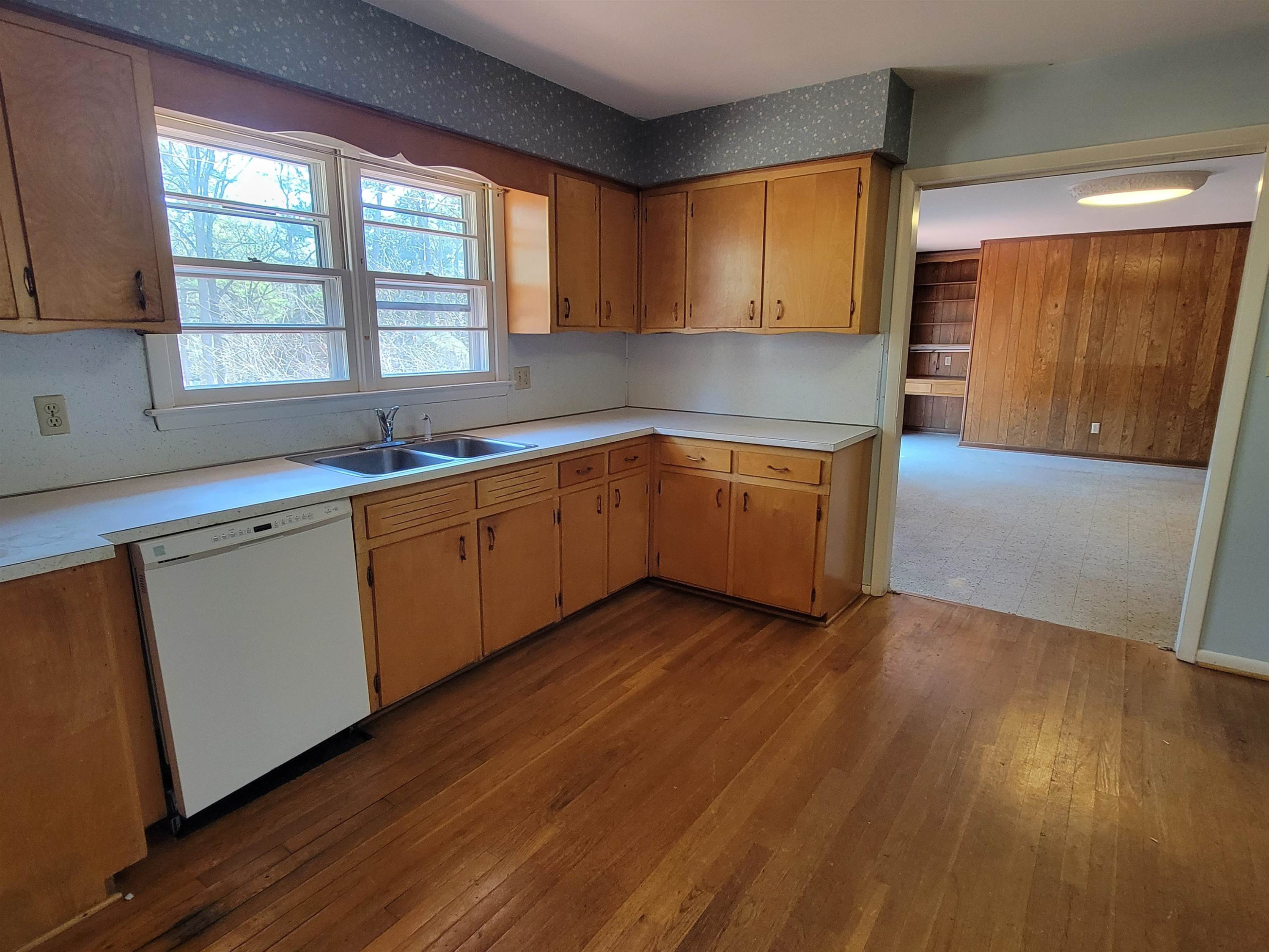 5804 Deblyn Avenue Raleigh, NC 27612 - Photo 13 of 31 EatIn Kitchen