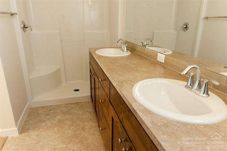 648 Southeast Reed Market Road Bend, OR 97702 - Photo 5 of 10 Additional Photo