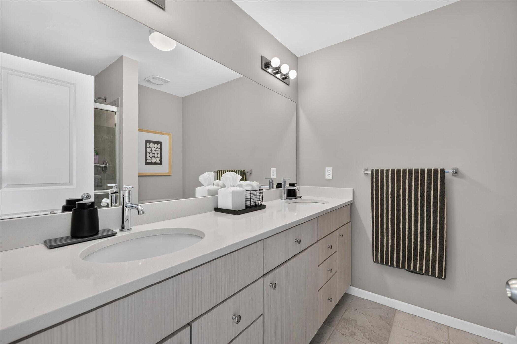 2500 Normandy Road, Unit 67 Royal Oak, MI 48073 - Photo 19 of 28 23-2500-Normandy-Rd-#67-WindowStill-Phot