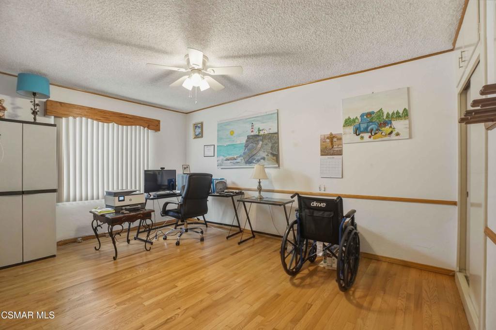 558 East Hemlock Street Oxnard, CA 93033 - Photo 17 of 22 a workspace with furniture and a window