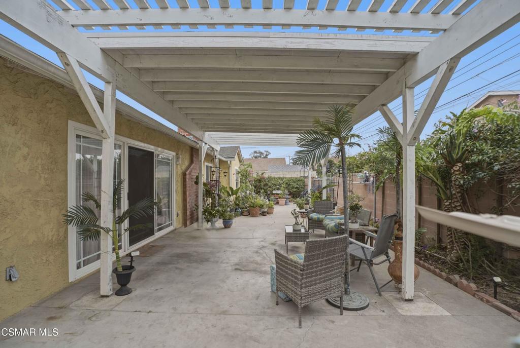 558 East Hemlock Street Oxnard, CA 93033 - Photo 18 of 22 a view of outdoor space with seating
