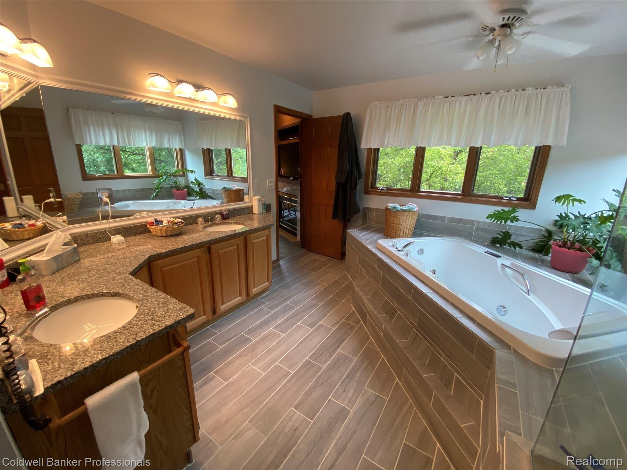 1235 Lake Nepessing Road Lapeer, MI 48446 - Photo 22 of 55 72EA139F-BDCA-48DD-985D-31F0B66F2D1B.jpeg