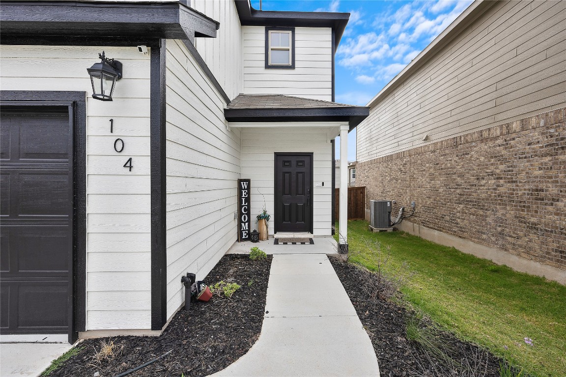 104 Hellfighters Way Jarrell, TX 76537 - Photo 4 of 27 a view of a back yard of the house