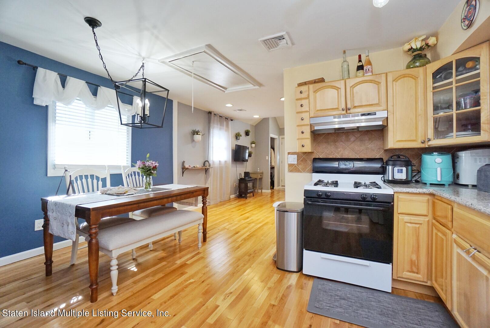 192 Bathgate Street Staten Island, NY 10312 - Photo 19 of 33 Photo May 09, 7 12 58 PM