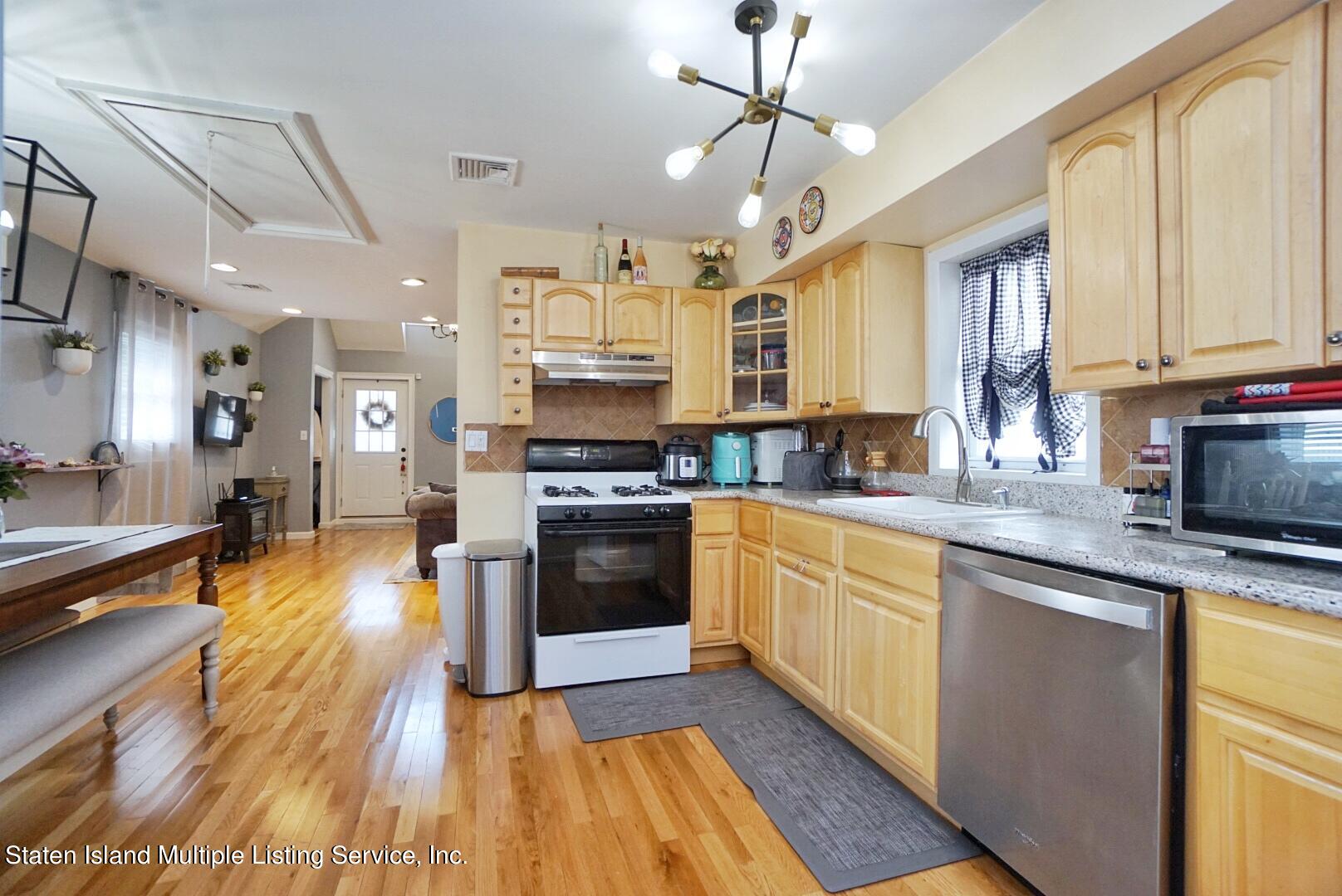 192 Bathgate Street Staten Island, NY 10312 - Photo 20 of 33 Photo May 09, 7 13 02 PM