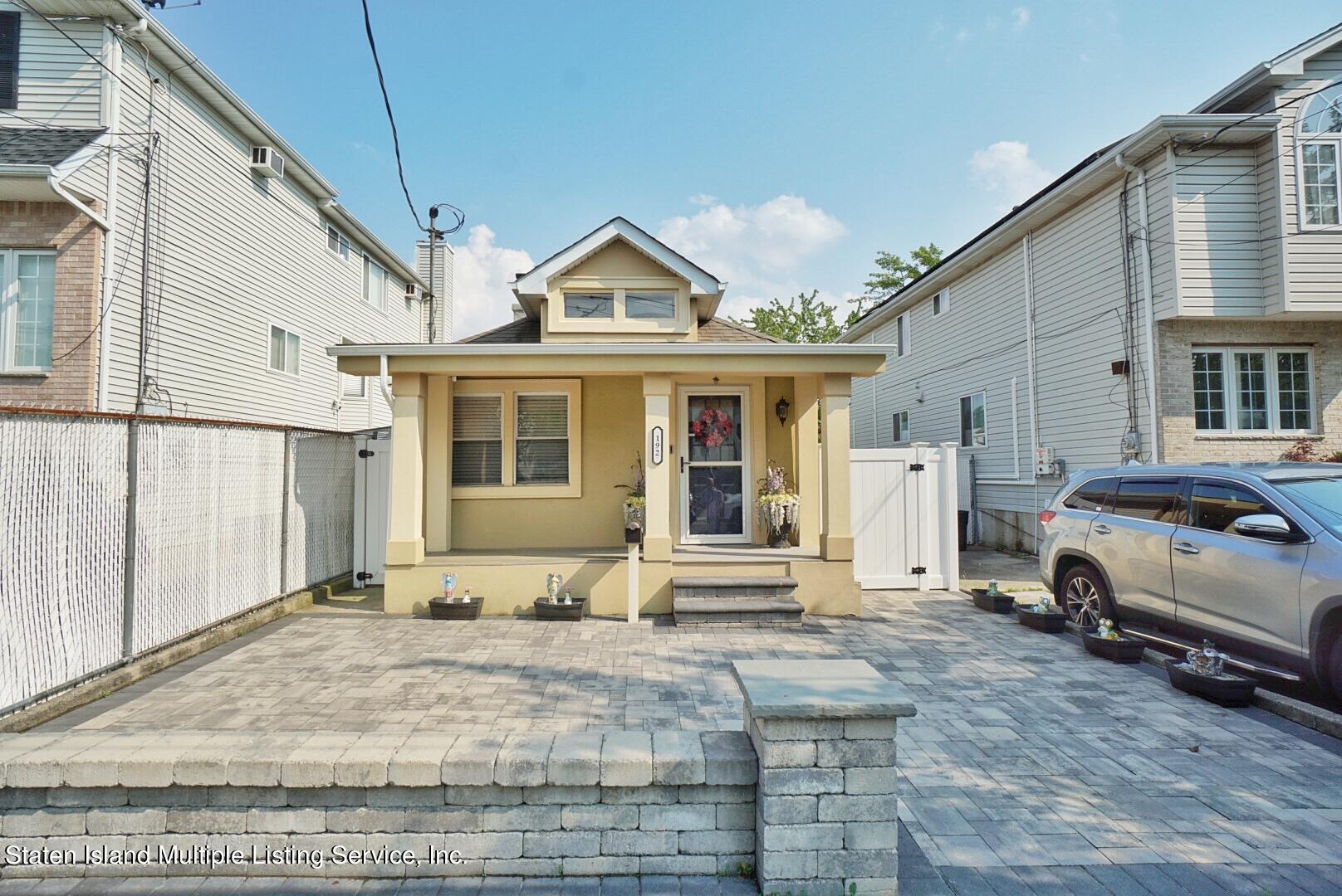 192 Bathgate Street Staten Island, NY 10312 - Photo 3 of 33 Photo May 09, 7 06 31 PM