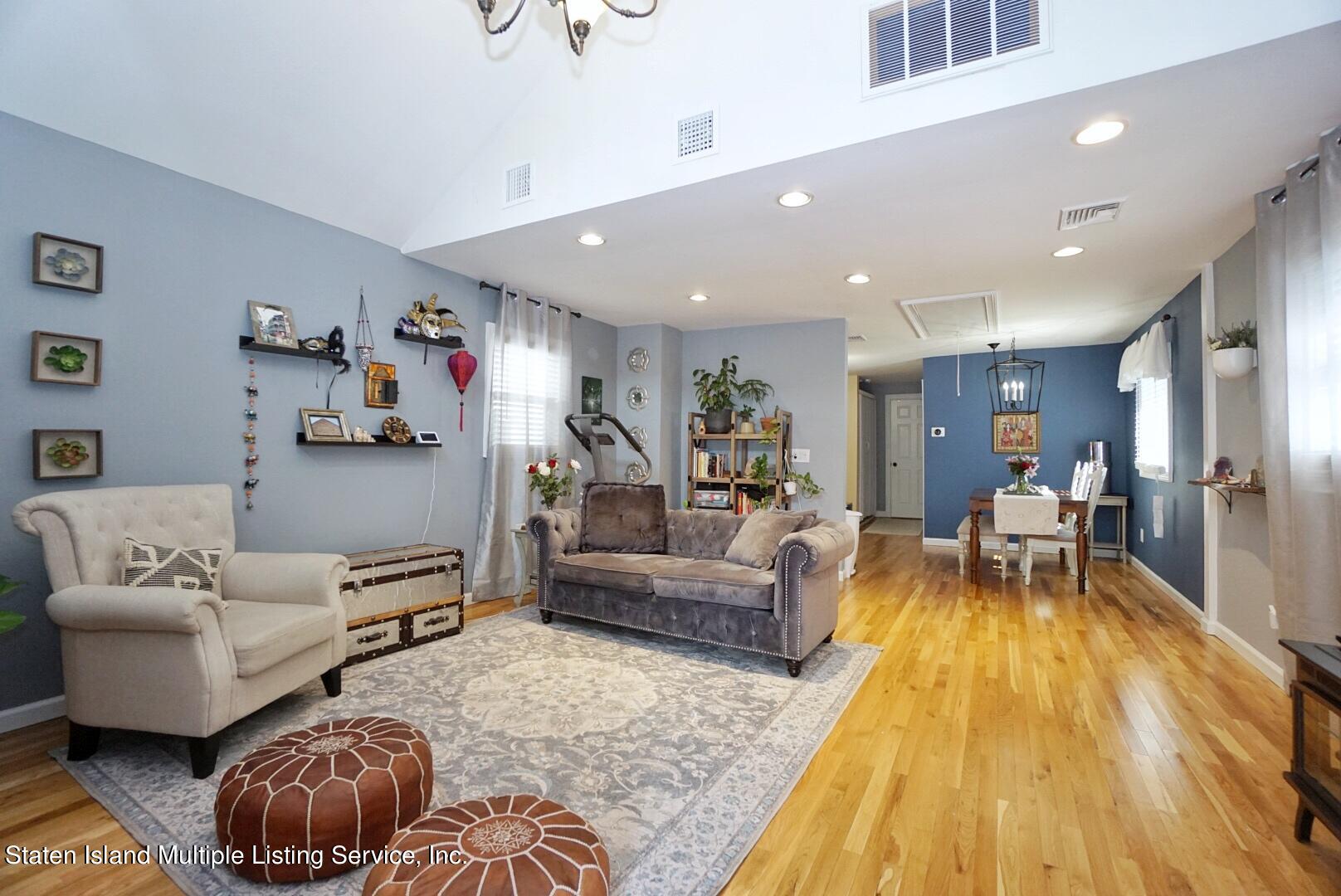 192 Bathgate Street Staten Island, NY 10312 - Photo 5 of 33 Photo May 09, 7 09 29 PM