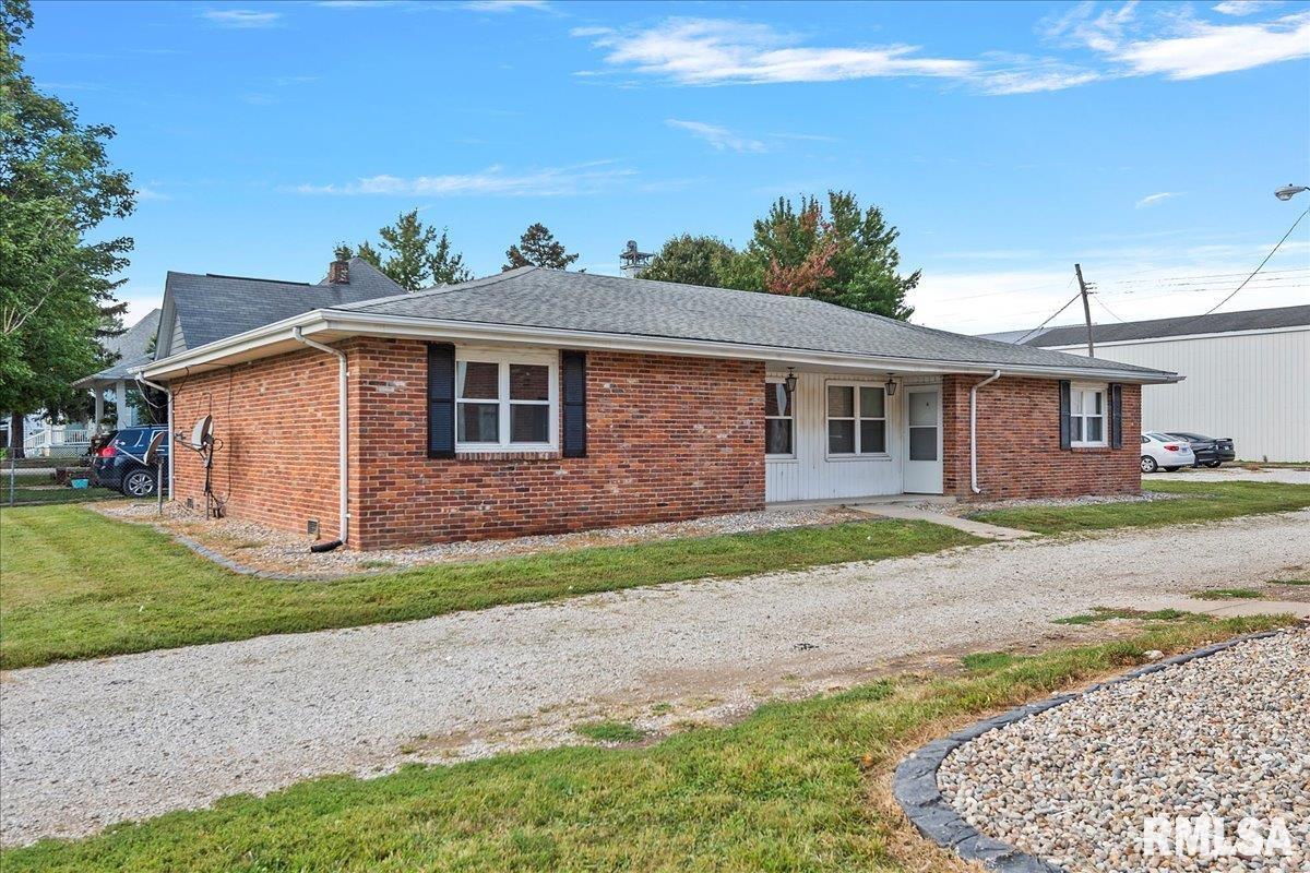 507 Washington Street Pawnee, IL 62558 - Photo 11 of 16