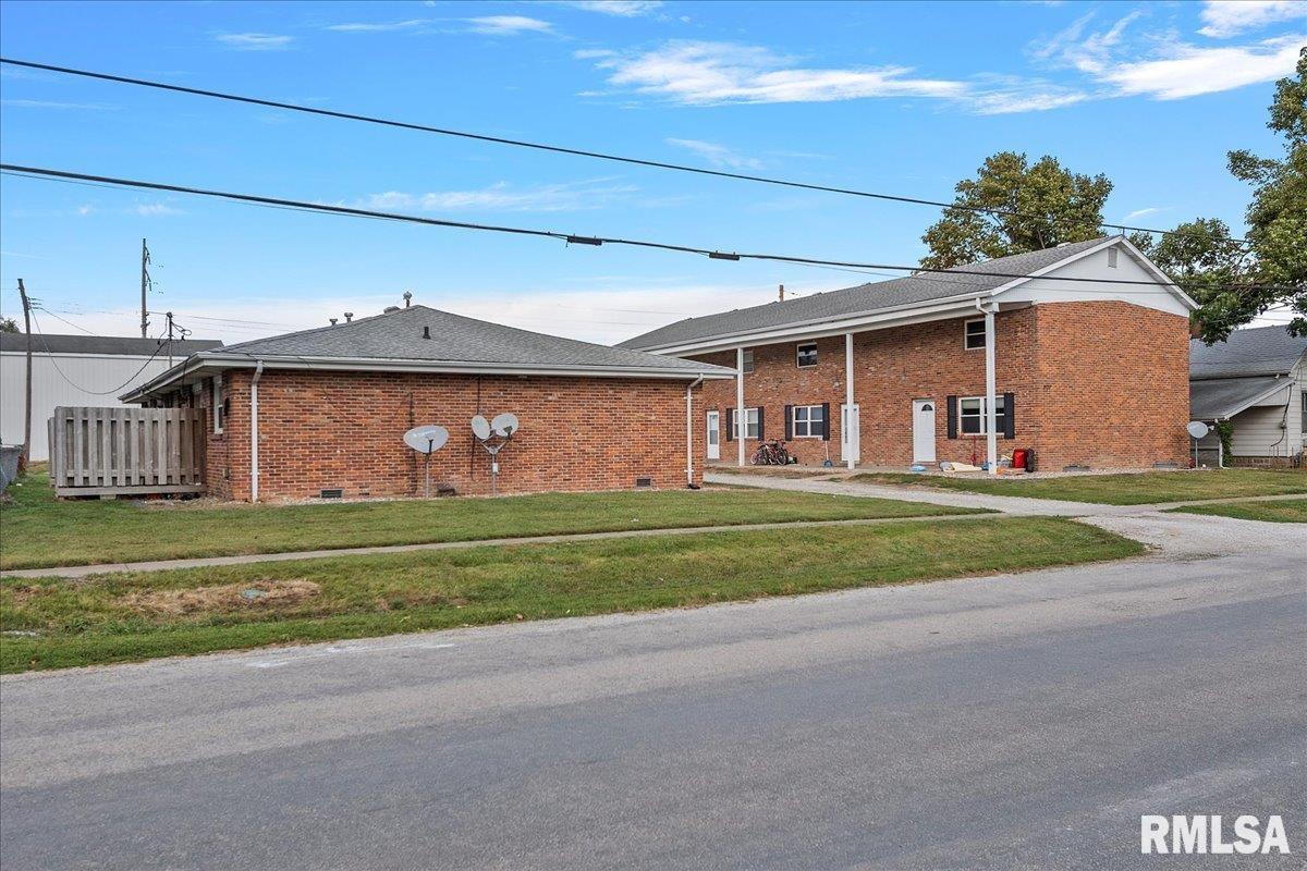 507 Washington Street Pawnee, IL 62558 - Photo 9 of 16