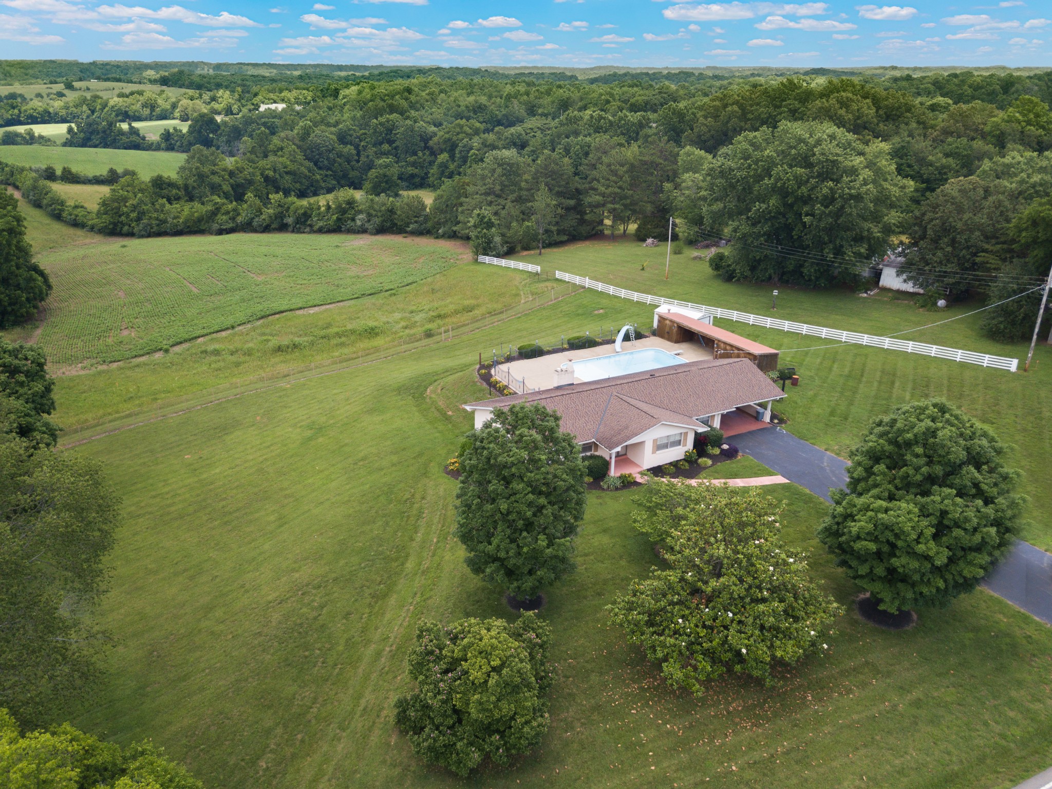 5528 Highway 76 East Springfield, TN 37172 - Photo 4 of 32