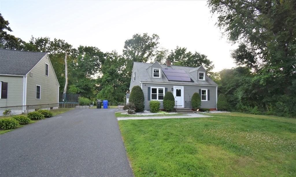 130 Leitch Street Springfield, MA 01109 - Photo 3 of 36 Gallery Image 3