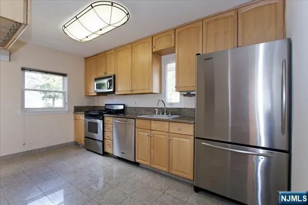 $999,000 | 177 Magnolia Avenue, Cresskill, NJ 07626