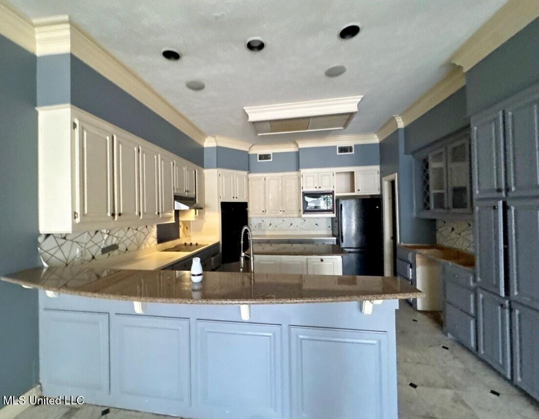 58 Robinwood Place Jackson, MS 39211 - Photo 2 of 14 12