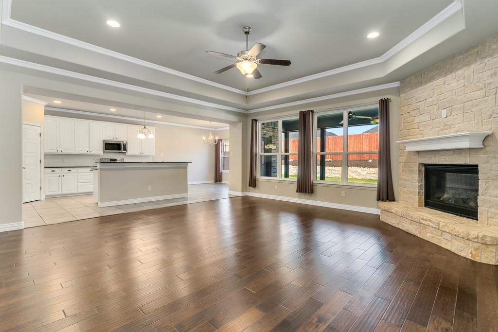 808 Chestnut Grove Drive Cleburne, TX 76033 - Photo 9 of 37