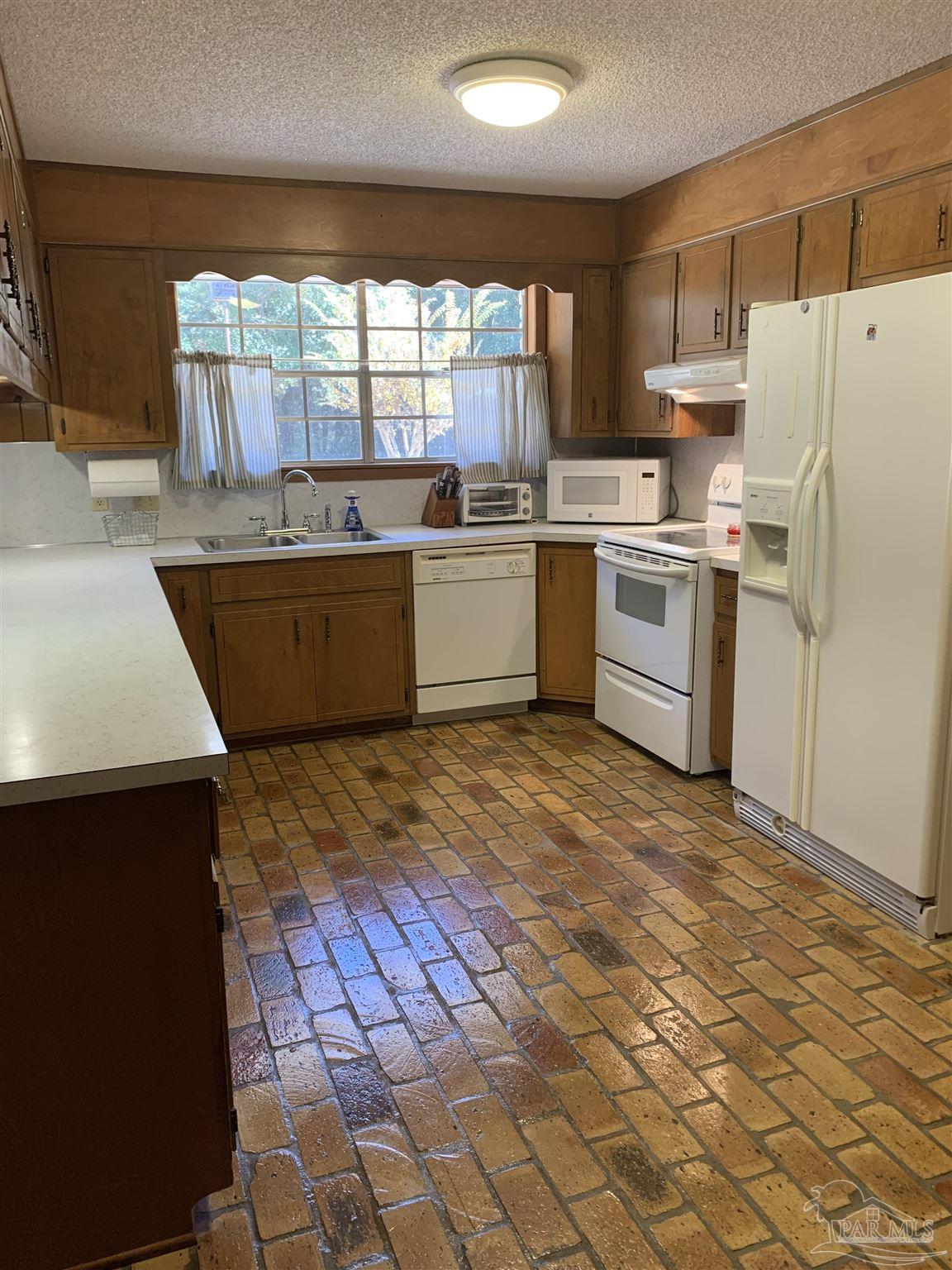 5716 Northrop Road Milton, FL 32570 - Photo 9 of 20 Gallery Image 9
