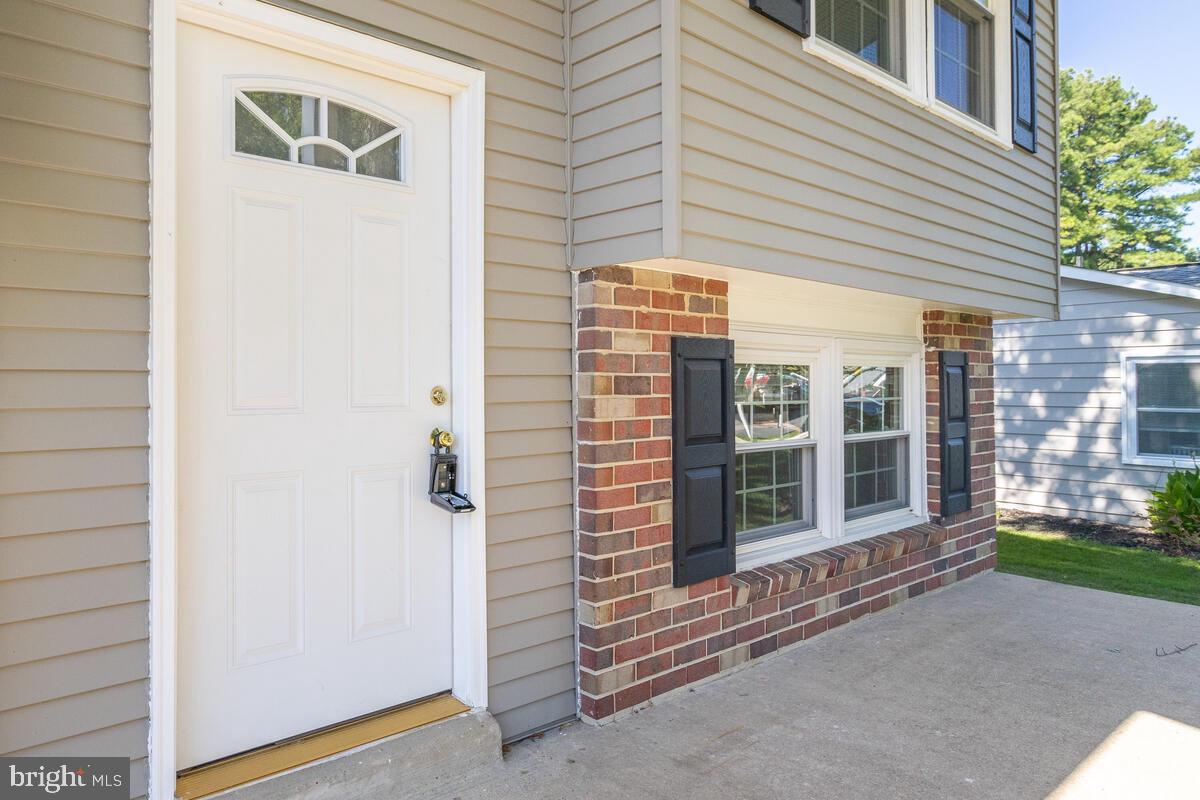 1049 Springhill Way Gambrills, MD 21054 - Photo 4 of 43 Gallery Image 4