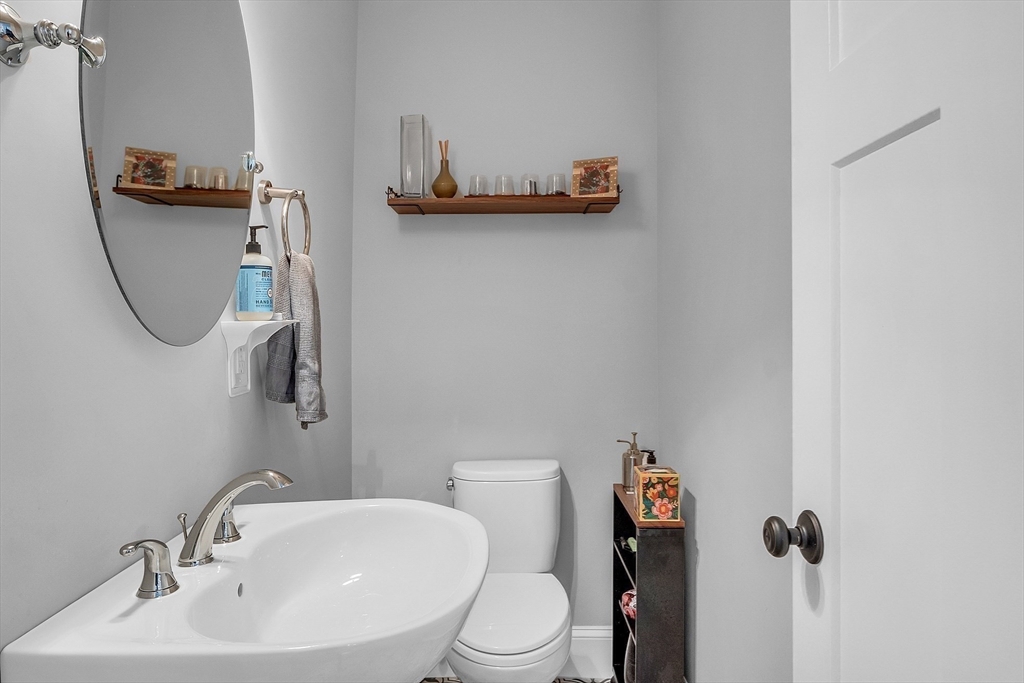 52-54 Webster Street, Unit 52 Arlington, MA 02474 - Photo 10 of 24