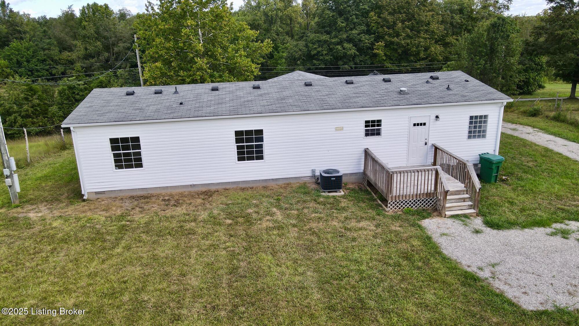490 Blackjack Road Radcliff, KY 40160 - Photo 4 of 19 dji_fly_20250825_113734_81_1756136265697