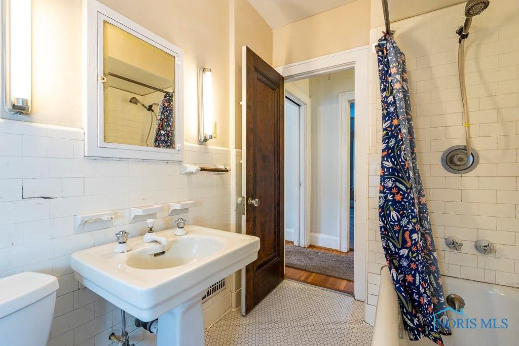 4048 Wetzler Road Toledo, OH 43612 - Photo 31 of 34 Photo 31