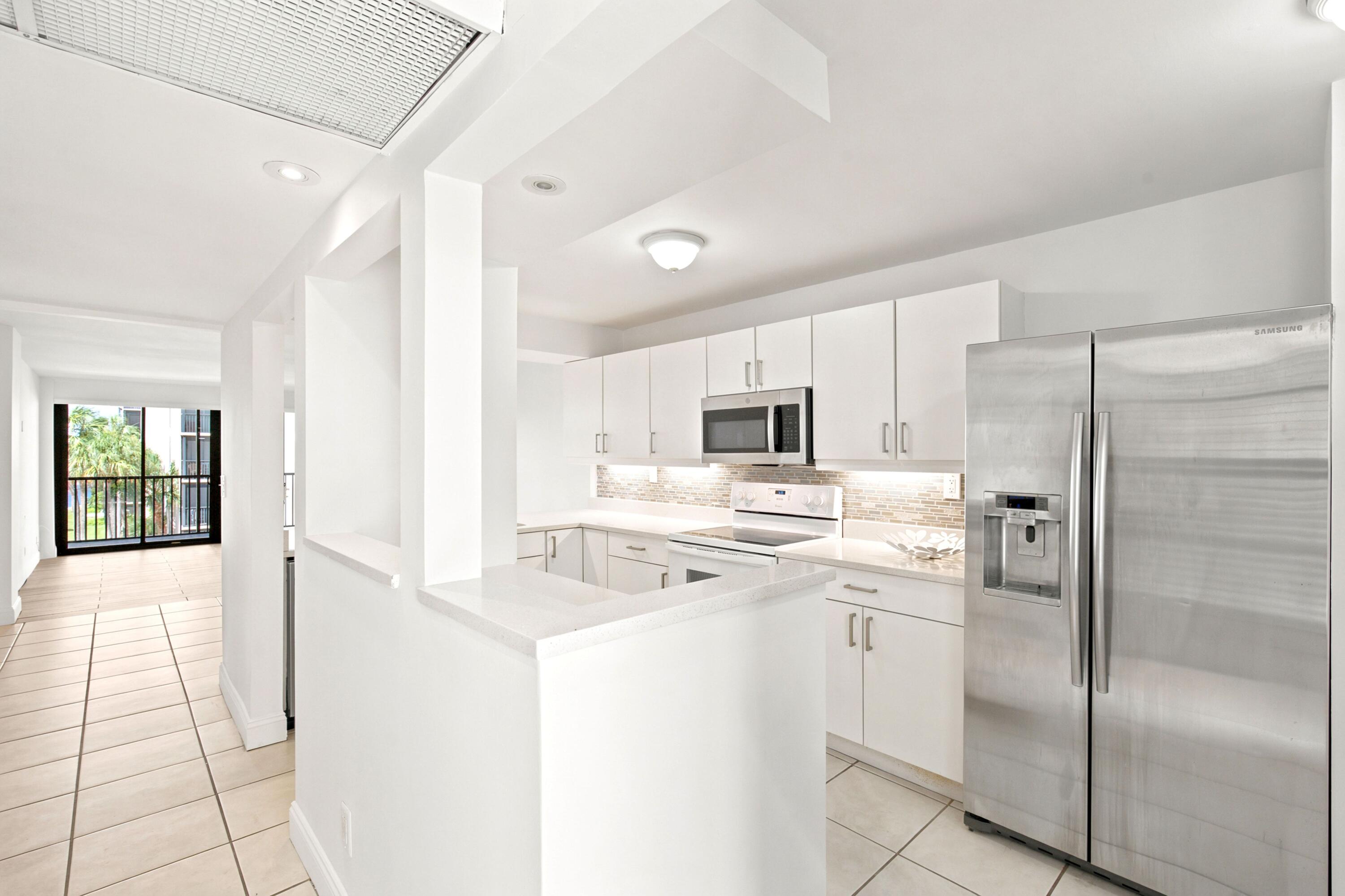 8 Royal Palm Way, Unit 3020 Boca Raton, FL 33432 - Photo 6 of 37 011_00011_49
