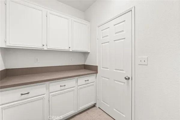 $399,999 | 13579 Thunderbird Place, Victorville, CA 92392