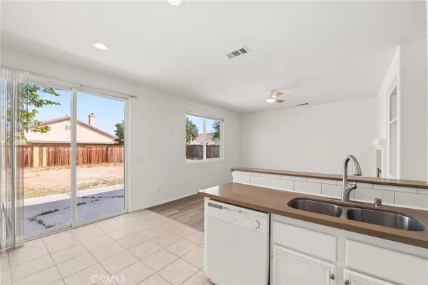 $399,999 | 13579 Thunderbird Place, Victorville, CA 92392