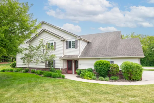 $300,000 | 652 Pewaukee Road, Unit A, Pewaukee, WI 53072