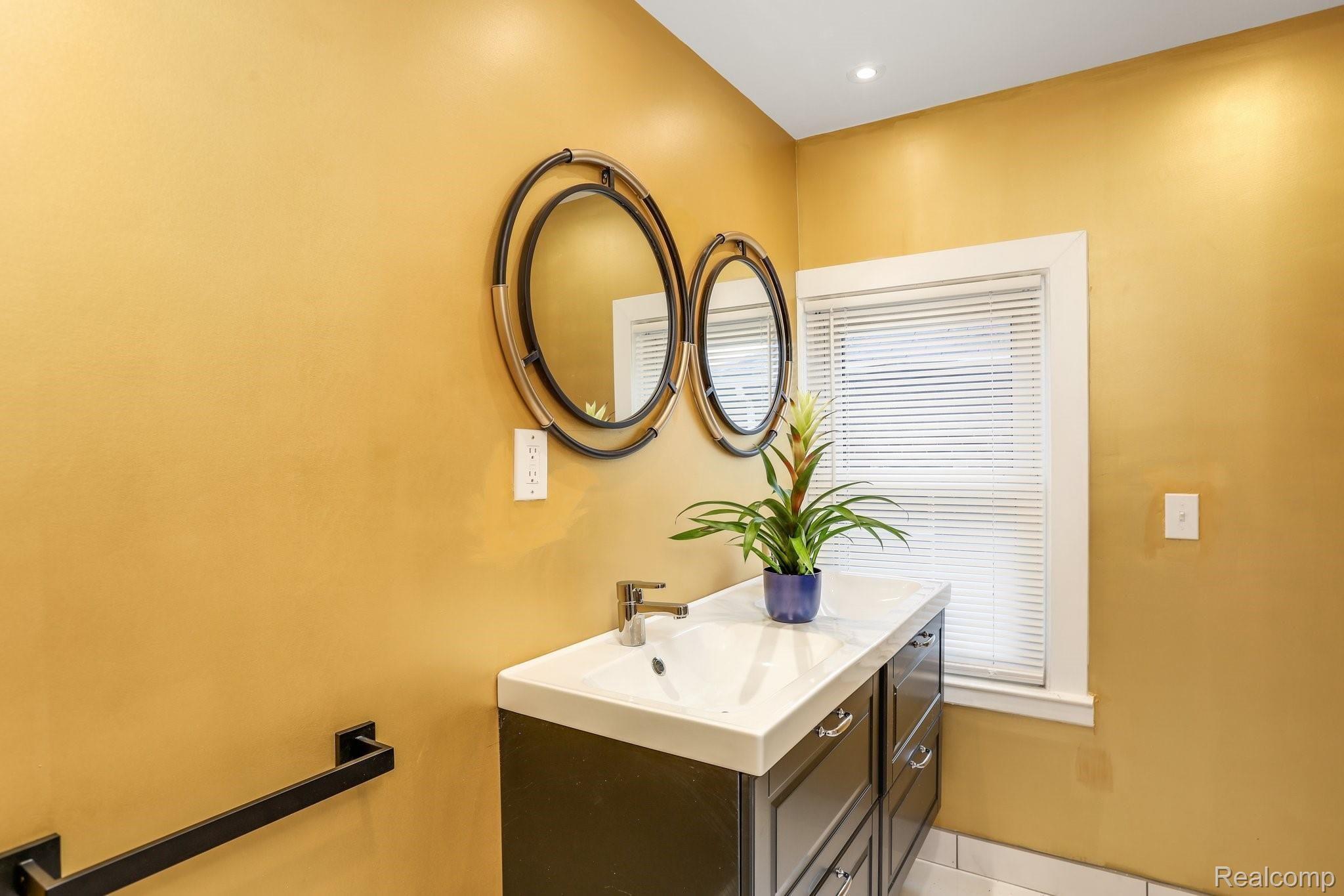 5300 Balfour Road Detroit, MI 48224 - Photo 21 of 28 5300 Balfour Road_21. 2nd floor Bathroom A