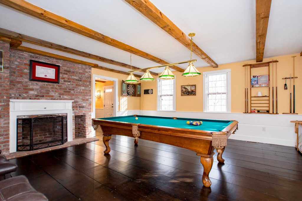 388 Angell Road Lincoln, RI 02865 - Photo 5 of 39 Gallery Image 5