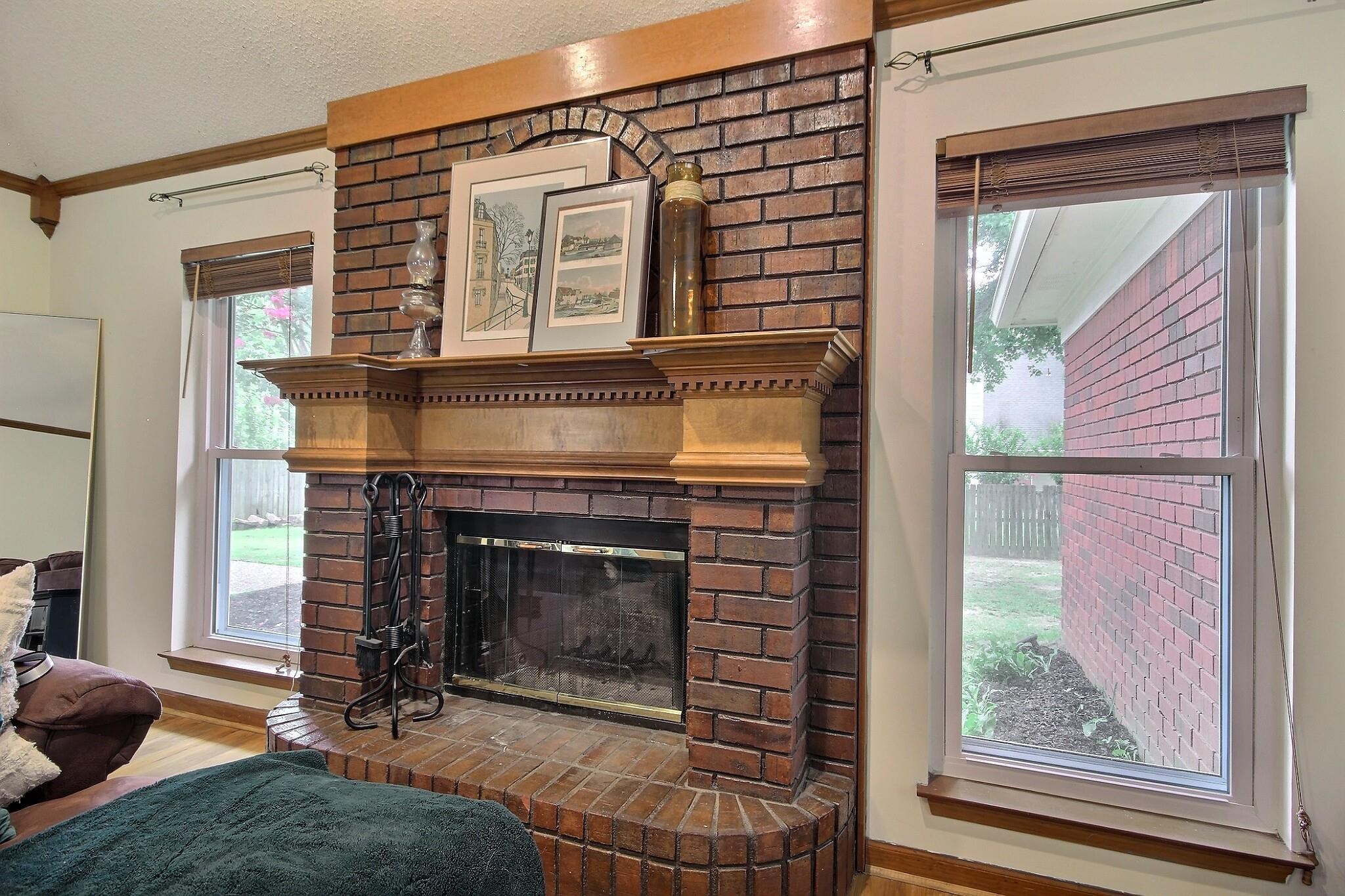 768 Rhetts Way Collierville, TN 38017 - Photo 8 of 23 Real Wood Burning Fireplace