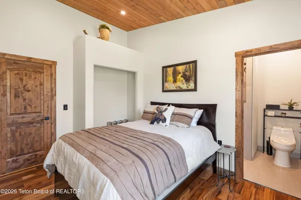 $1,090,000 | 347 Alpine Mdw Loop, Alpine, WY 83128