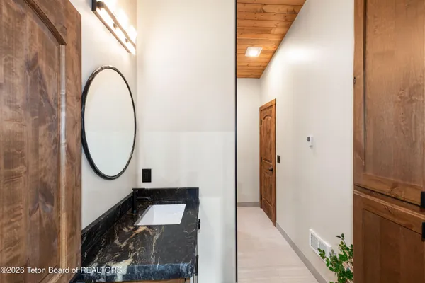 $1,090,000 | 347 Alpine Mdw Loop, Alpine, WY 83128