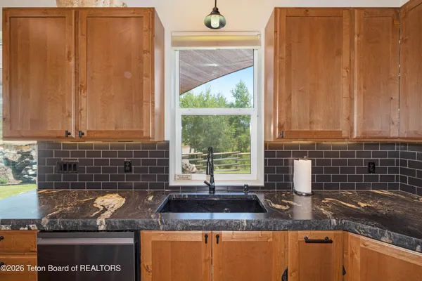 $1,090,000 | 347 Alpine Mdw Loop, Alpine, WY 83128