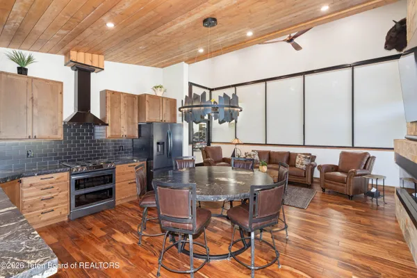 $1,090,000 | 347 Alpine Mdw Loop, Alpine, WY 83128