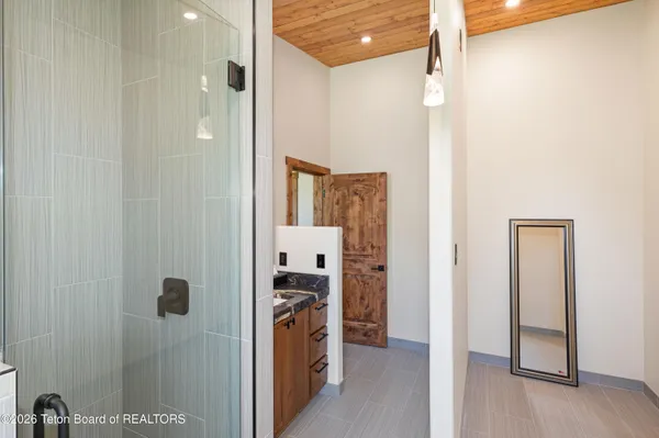 $1,090,000 | 347 Alpine Mdw Loop, Alpine, WY 83128