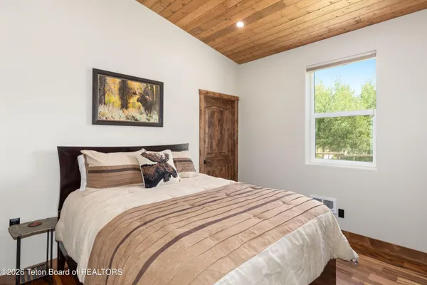 $1,090,000 | 347 Alpine Mdw Loop, Alpine, WY 83128