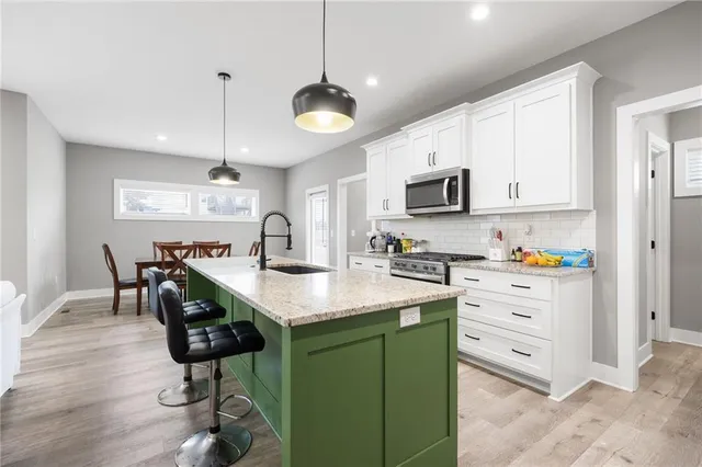 $459,900 | 1225 Hillmann Lane, Warrensburg, MO 64093